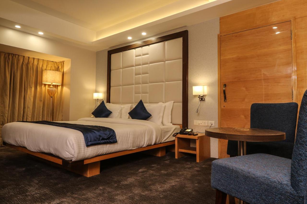 The Grand Asansol Hotell Exteriör bild