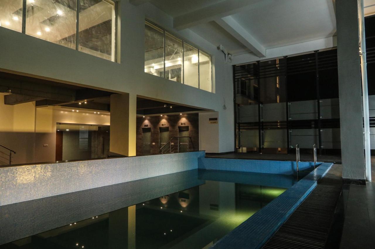 The Grand Asansol Hotell Exteriör bild